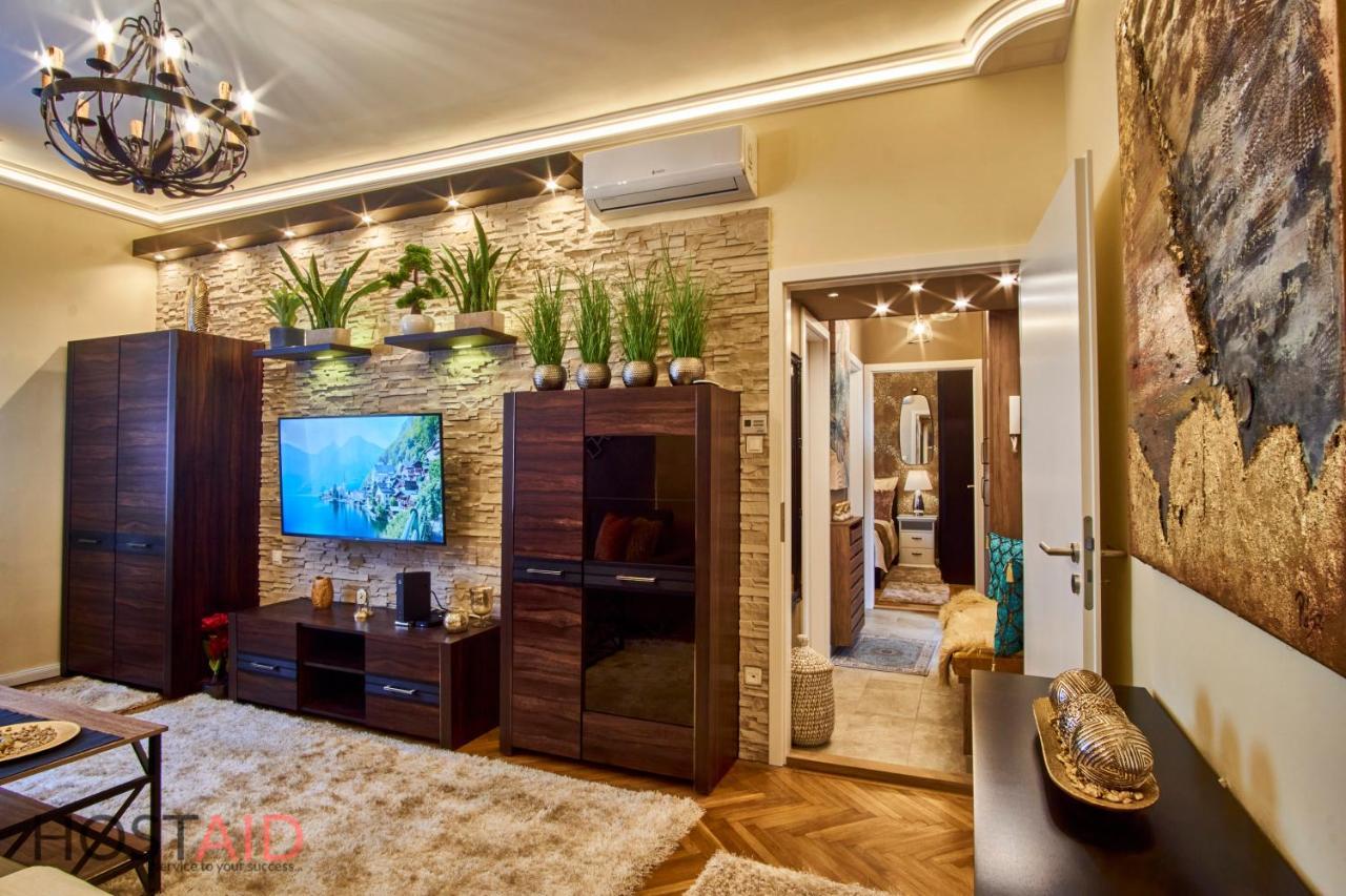 R7 Design - Hostaid Apartament *